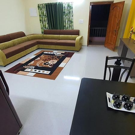 Tirupati Homestay - 2Bhk Ac Family Apartments Near Alipiri And Kapilatheertham - Walk To A2B Veg Restaurant - Wifi - Android Tv - Easy Access To Tirumala Exterior foto