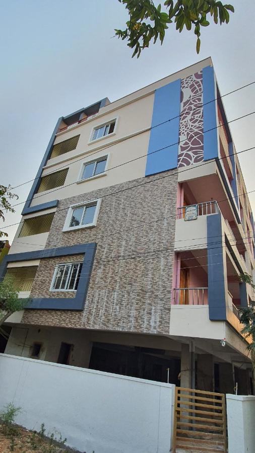 Tirupati Homestay - 2Bhk Ac Family Apartments Near Alipiri And Kapilatheertham - Walk To A2B Veg Restaurant - Wifi - Android Tv - Easy Access To Tirumala Exterior foto