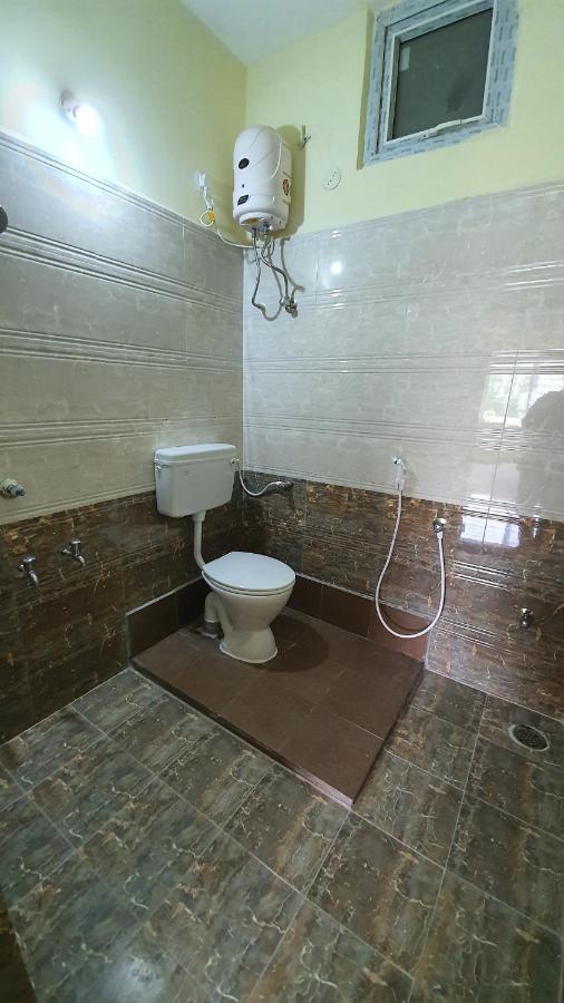 Tirupati Homestay - 2Bhk Ac Family Apartments Near Alipiri And Kapilatheertham - Walk To A2B Veg Restaurant - Wifi - Android Tv - Easy Access To Tirumala Exterior foto